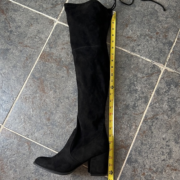Unisa - Suede Knee High Adjustable Black Boots - Size 9 - Picture 6 of 7